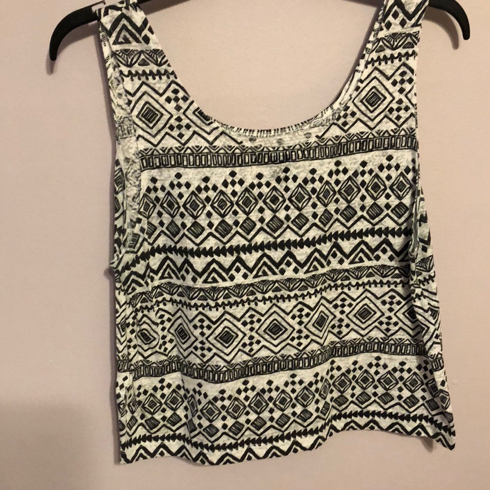 Aztec tank Gray and black